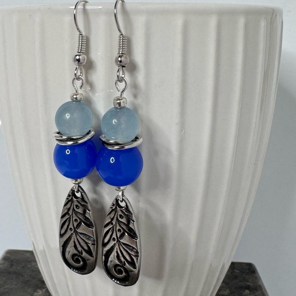 Hand Crafted Icy Blue Leaves Dangle Earrings 2.5” Beaded Charms NWT - Picture 3 of 8